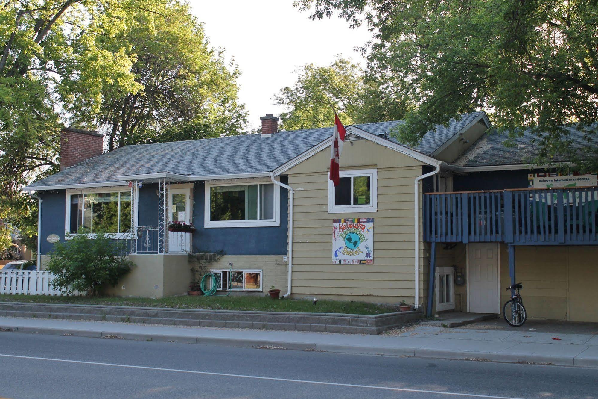 Kelowna International Hostel Exterior foto